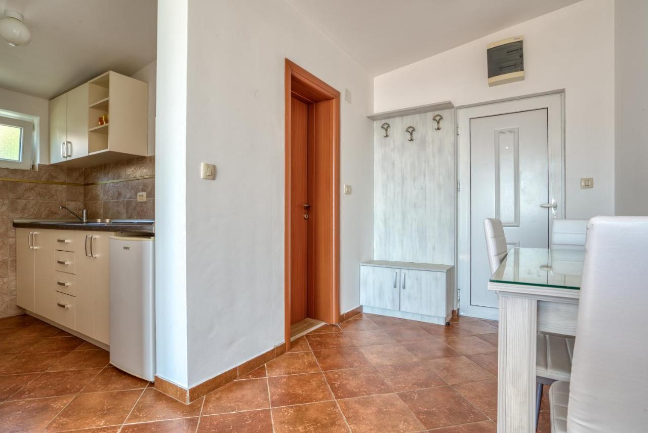 Apartmani Olga Petrovac Buitenkant foto