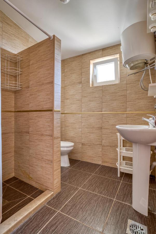 Apartmani Olga Petrovac Buitenkant foto