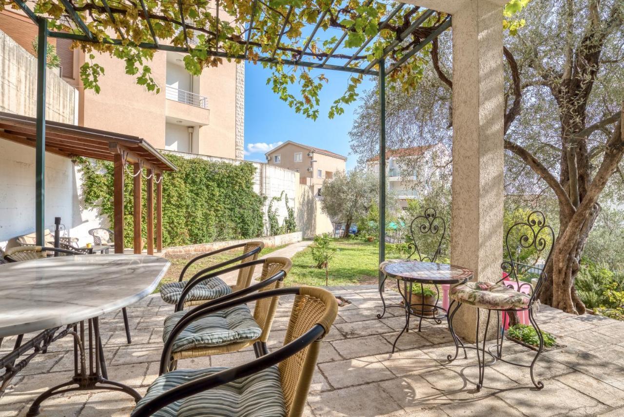Apartmani Olga Petrovac Buitenkant foto
