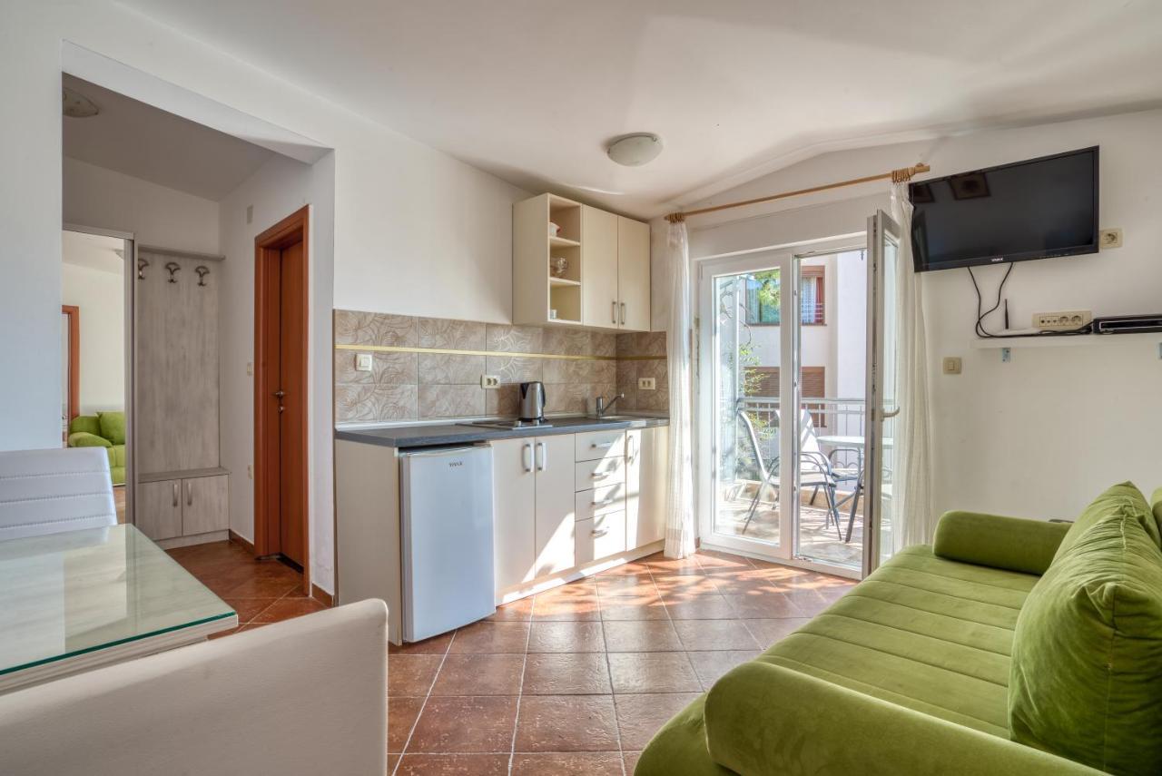 Apartmani Olga Petrovac Buitenkant foto