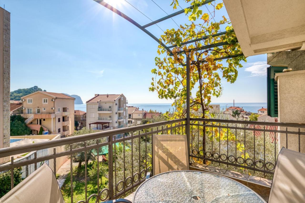 Apartmani Olga Petrovac Buitenkant foto